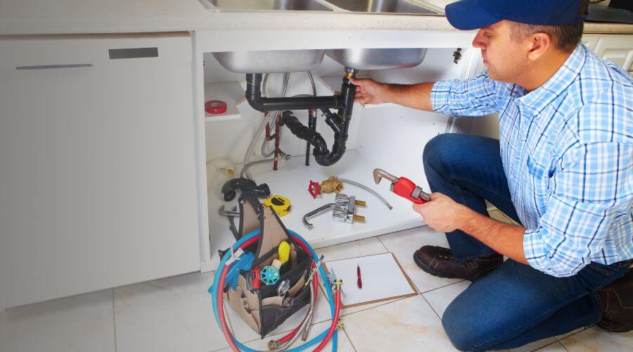 Expert burst pipe repair services in Swayzee, IN
